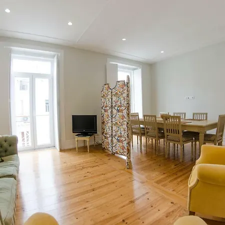 Charming Light-filled Spacious Apartment